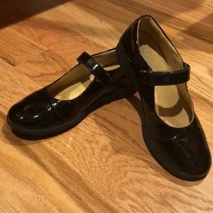 Girls size 3 (34) Naturino Black Patent Mary Janes